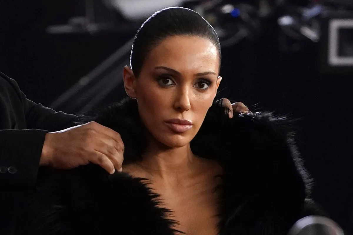 Bianca Censori changes her style and appears with Kanye West in a long dress and hijab