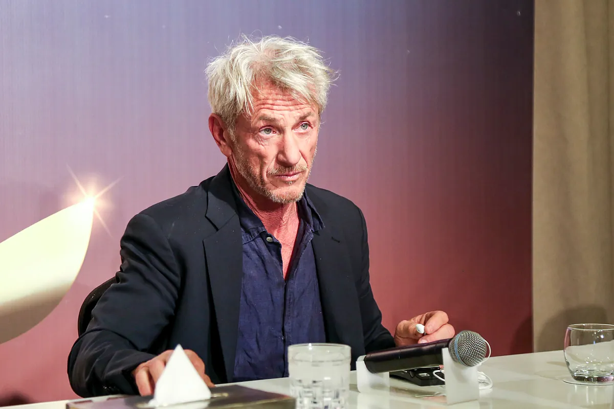 Concern for Sean Penn after looking haggard and blotchy at famous restaurant