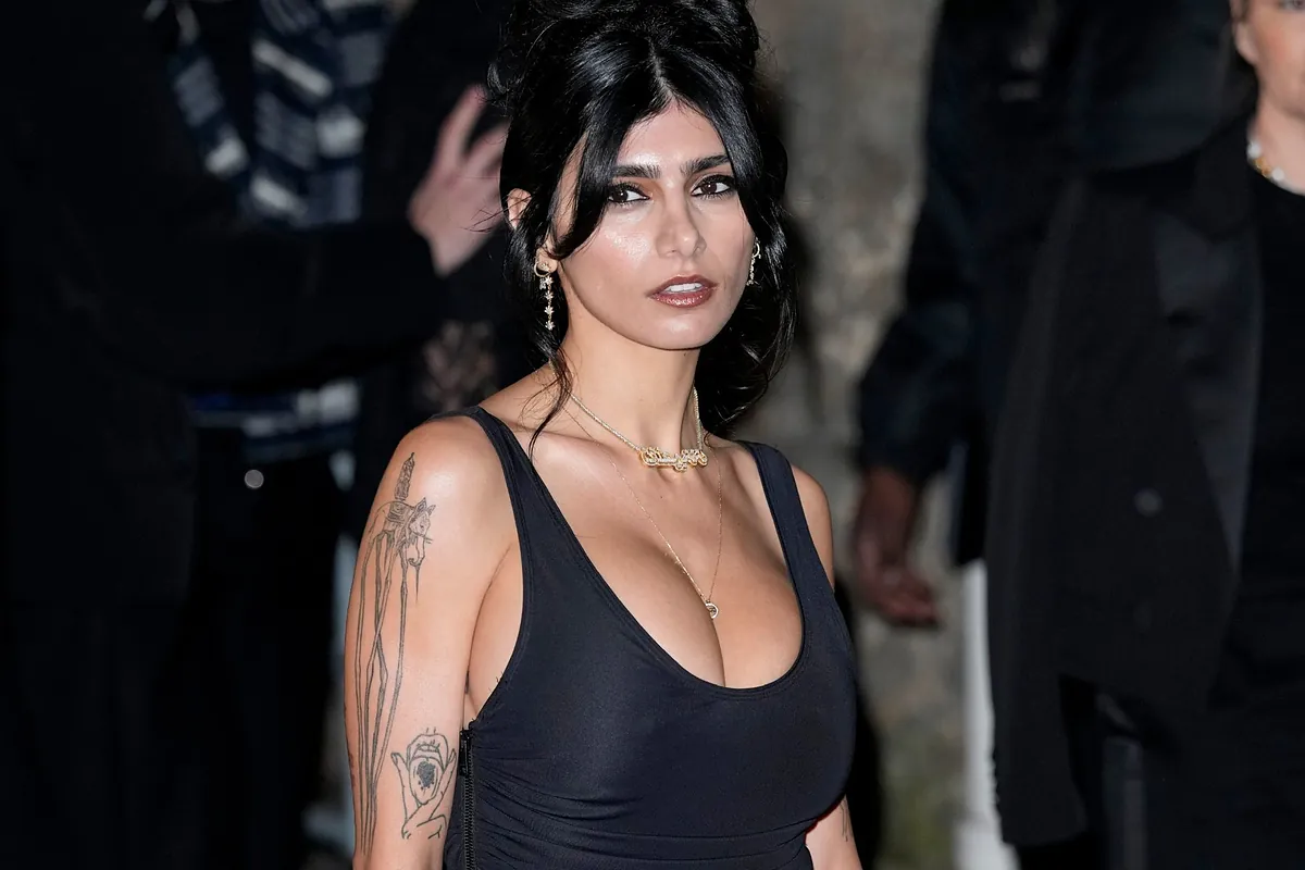 Video of Mia Khalifa letting go and unwinding in public street goes viral