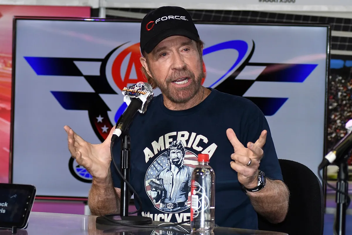 The hours before Chuck Norris' death: shocked by his surprising demise