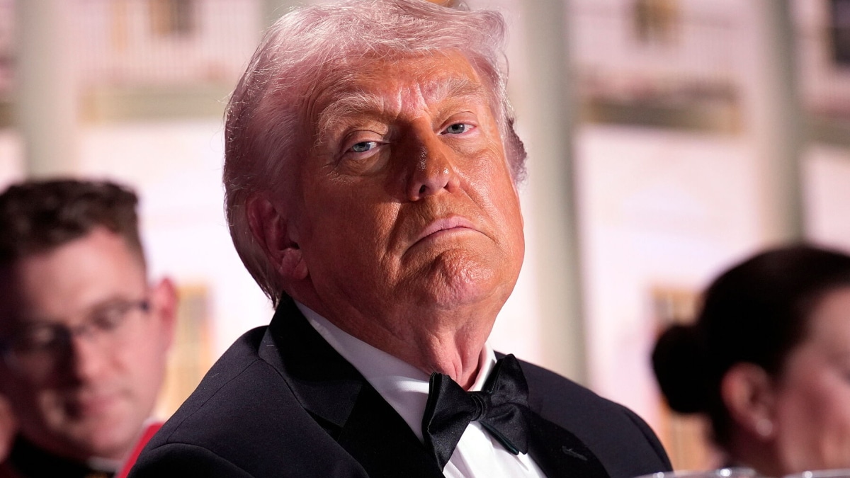President Trump unharmed after shooting at White House Correspondents Dinner: "Let the show go on"
