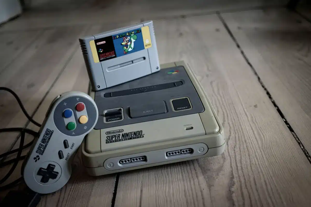 Schermata di gioco di Super Mario World, il titolo incluso nella console SNES