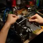 Modders Trasformano la Steam Machine: Aggiungono Radeon eGPU e Raffreddamento a Liquido!