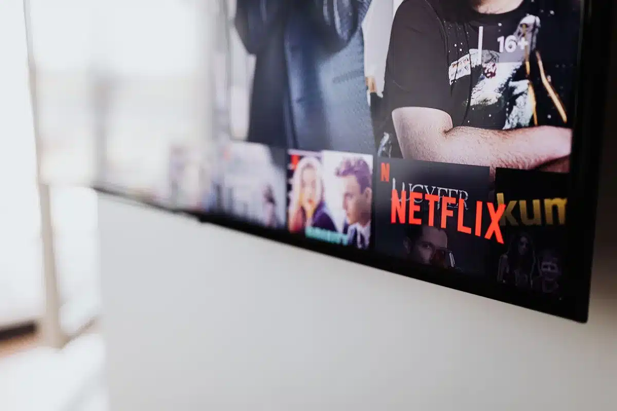 Piattaforma di streaming con film e serie TV su schermo