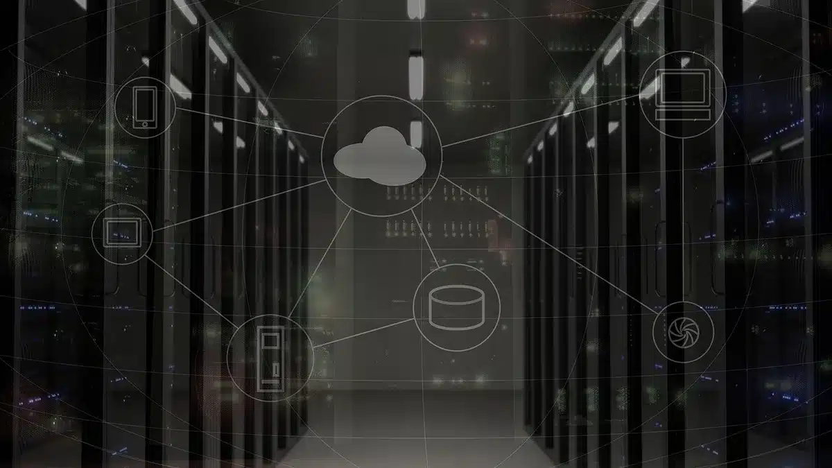 Rappresentazione tecnologica del cloud gaming con server e trasmissione dati