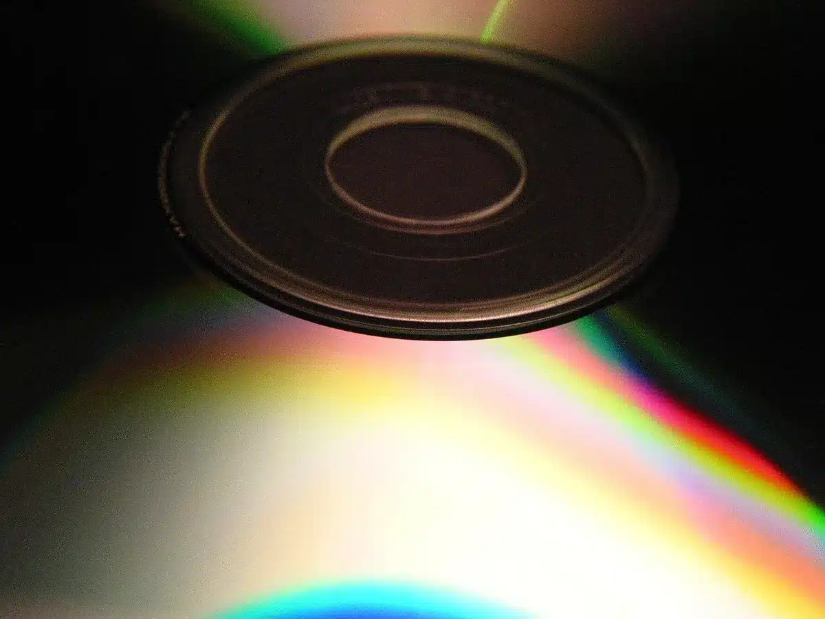 Amplificatore streaming compatto senza lettore CD integrato su scaffale