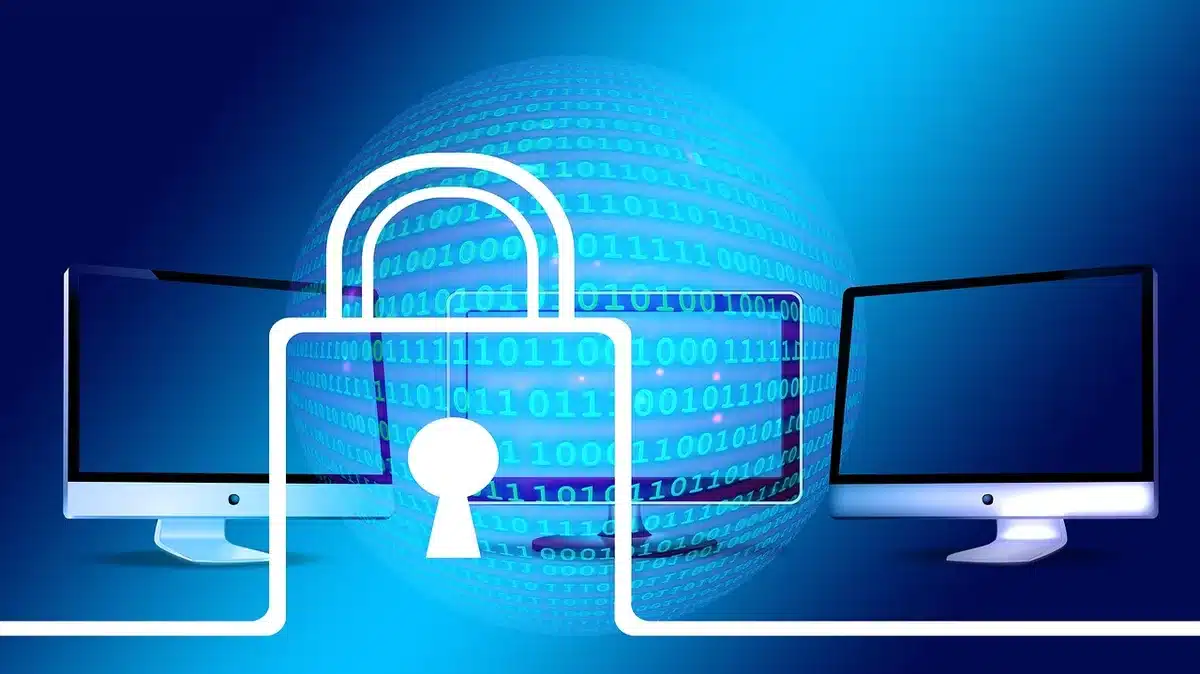 Rack di server con luci e atmosfera di sicurezza informatica