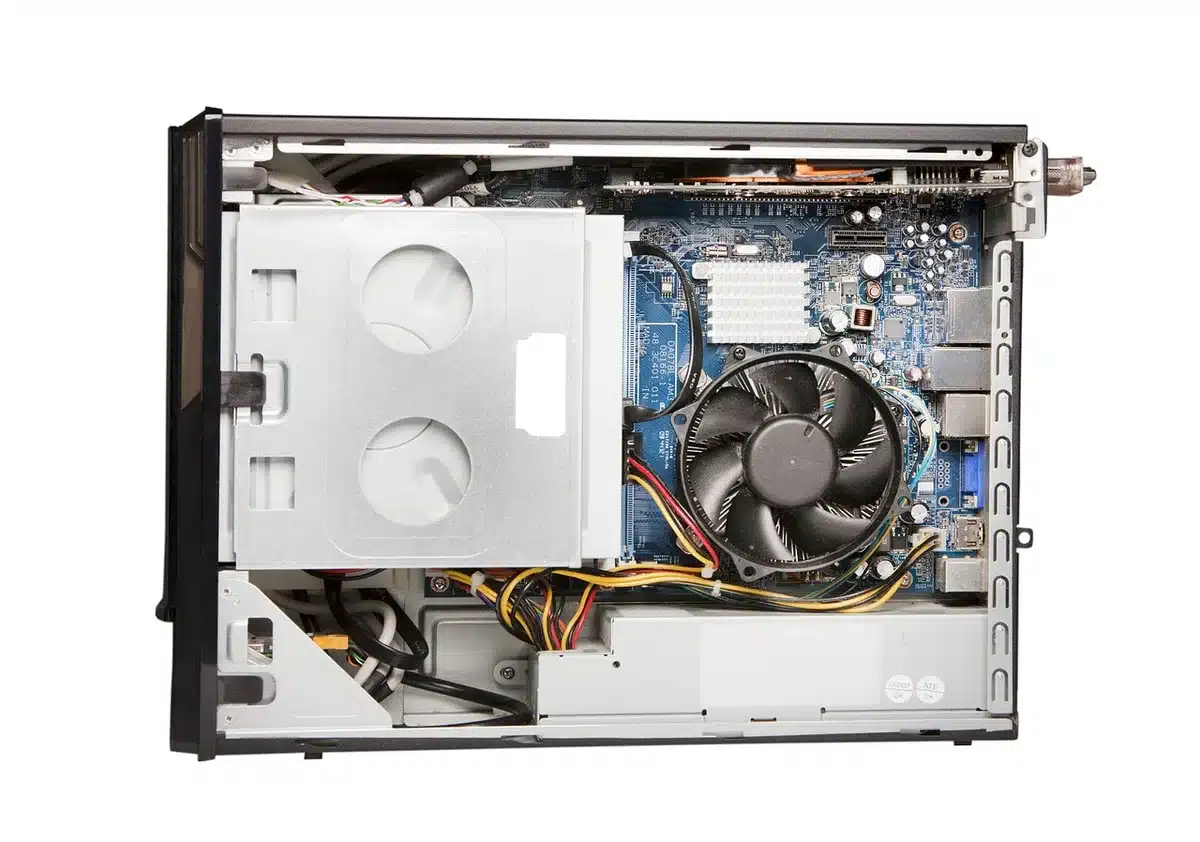Vista ravvicinata di circuiti e chip che rappresentano CPU e GPU