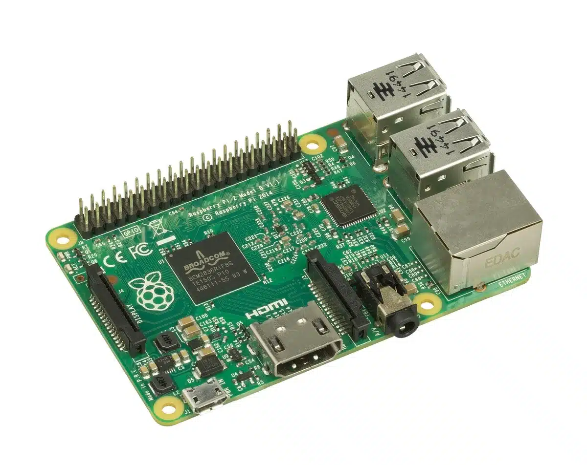 Primo piano di un chip retimer HDMI su una scheda madre