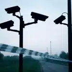 Scoperta in Florida: 14 telecamere Flock non autorizzate, 11 ancora senza reclamo